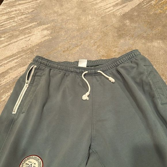 Nike standard issue men's drop-fit joggers size XXL in EUC - Picture 6 of 11